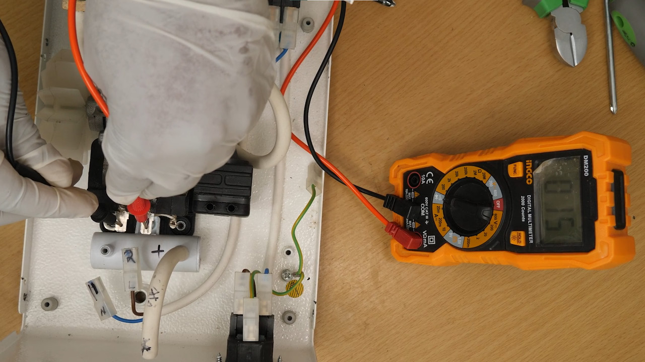Pumani CPAP - Checking the flowmeters